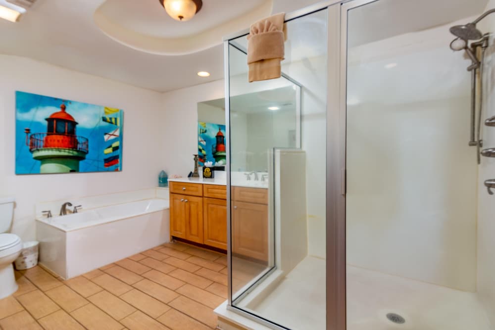 Condo, 1 Bedroom photo 2