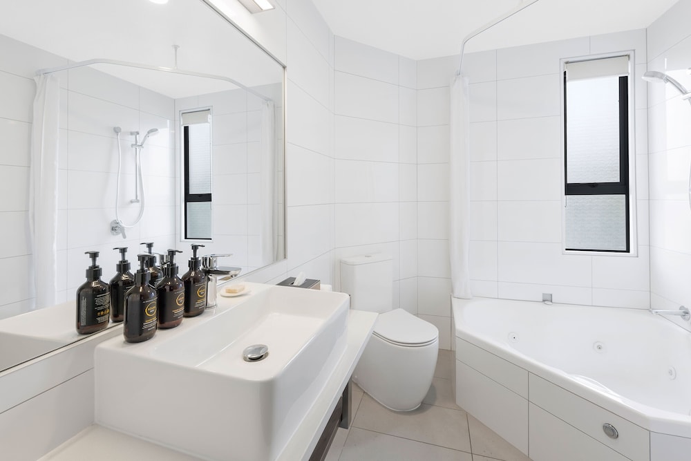 Executive Suite - Photo 5
