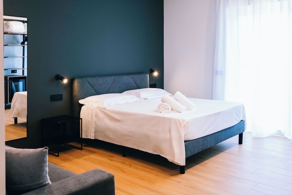 Superior Double Room, Partial Sea View