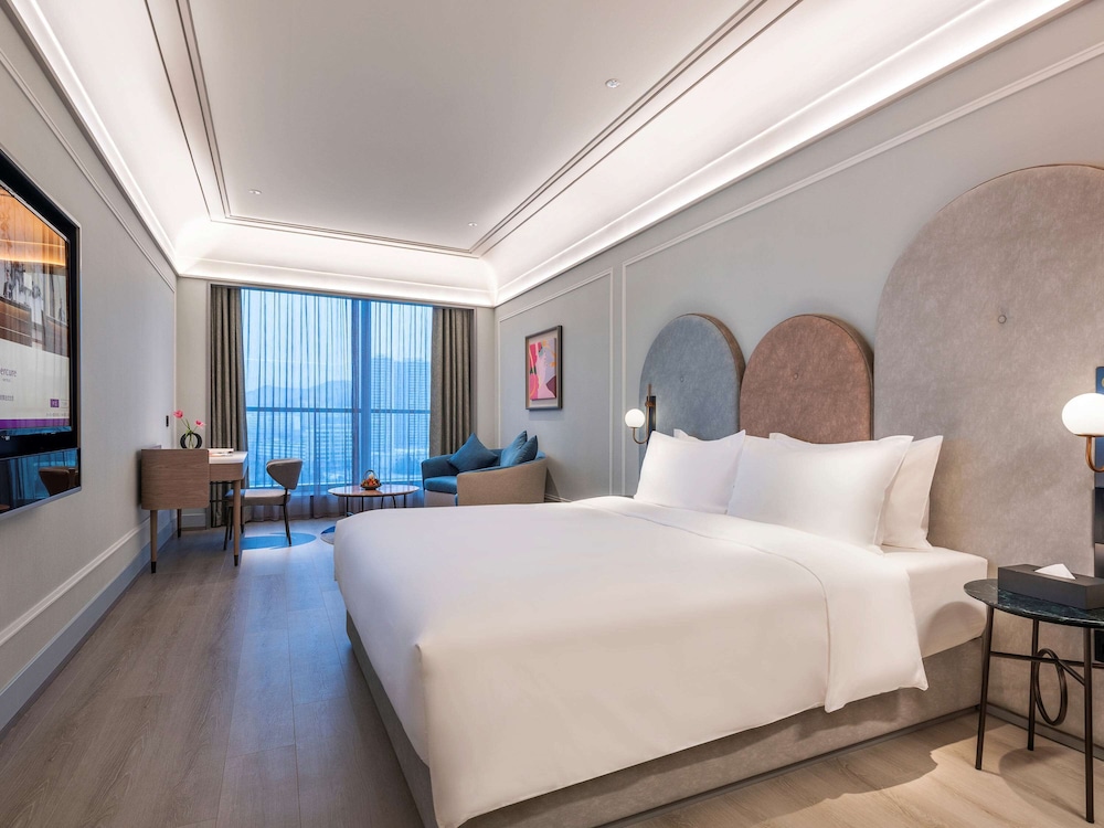 Standard Room, 1 King Bed