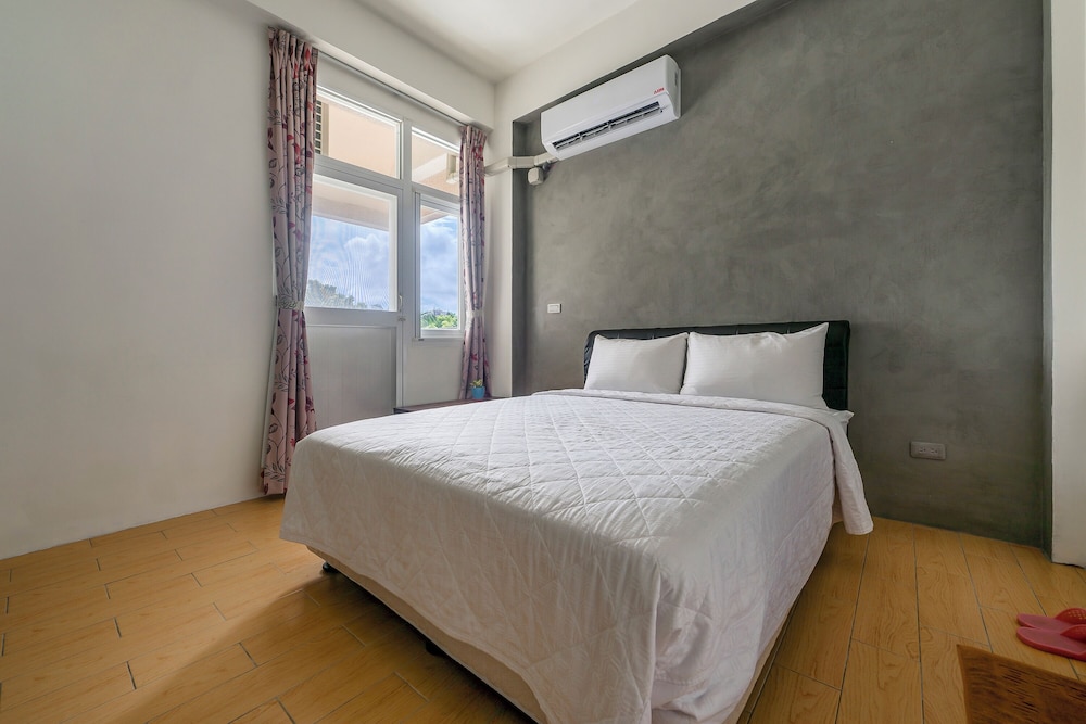 Double Room With Balcony - Photo 2
