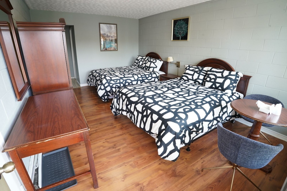 Deluxe Double Room, 2 Queen Beds photo 1