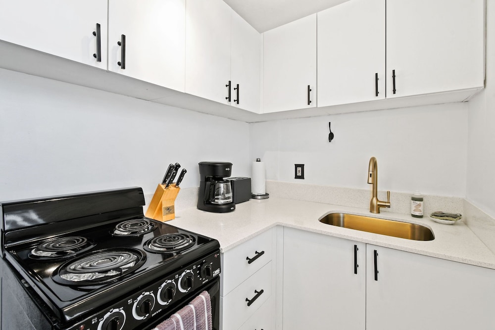Apartment D photo 3