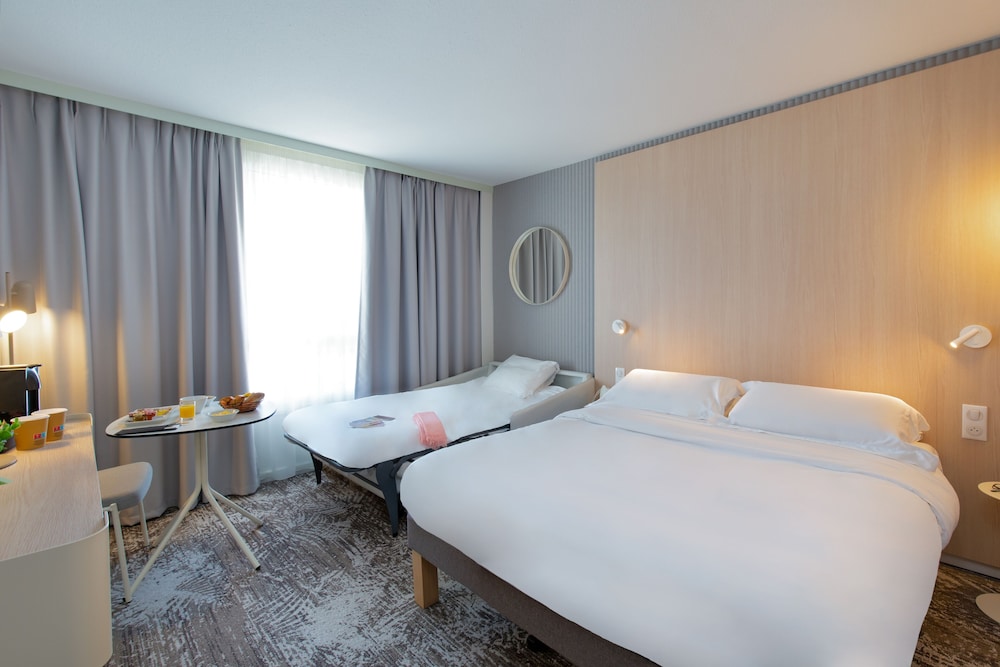 Executive Room, 1 Double Bed with Sofa bed - Photo 3