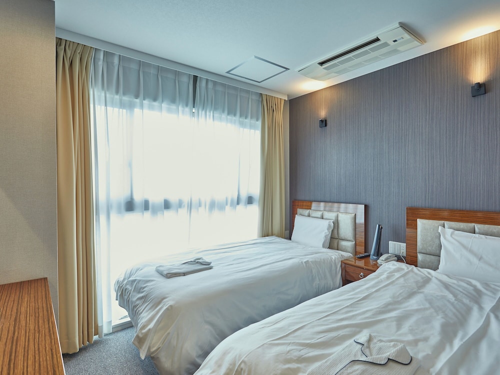 Twin Room - Photo 5