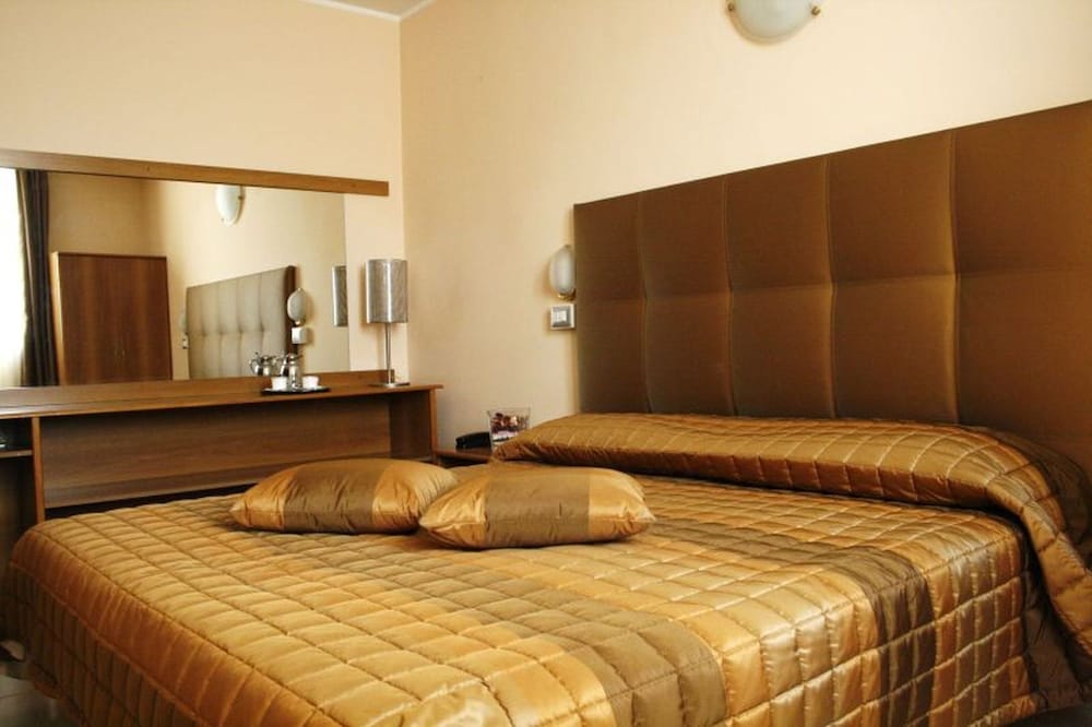 Double or Twin Room photo 3