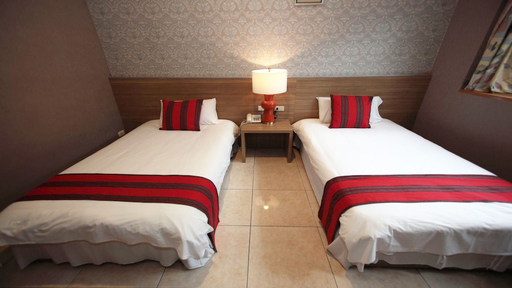 Basic Twin Room, 2 Twin Beds photo 2