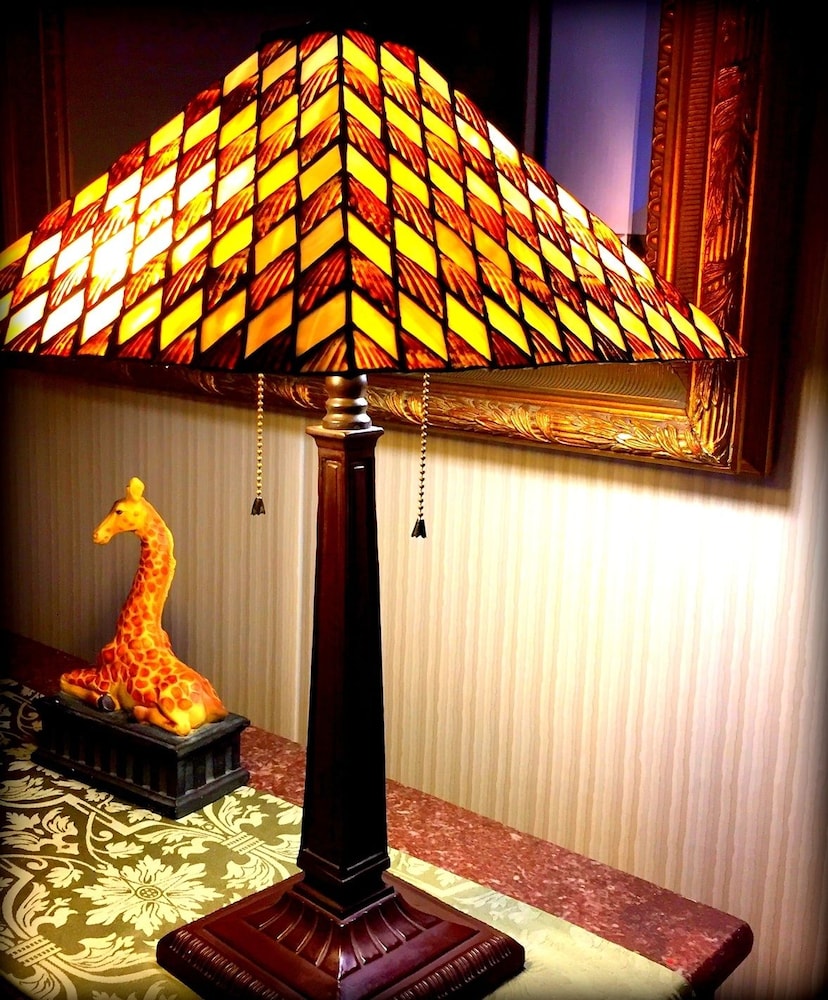 Room, 1 Queen Bed, Fireplace, Courtyard Area photo 3