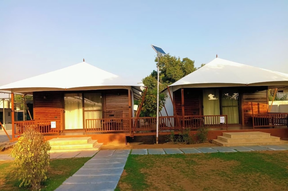 Sunrise Tent with Private Pool photo 2
