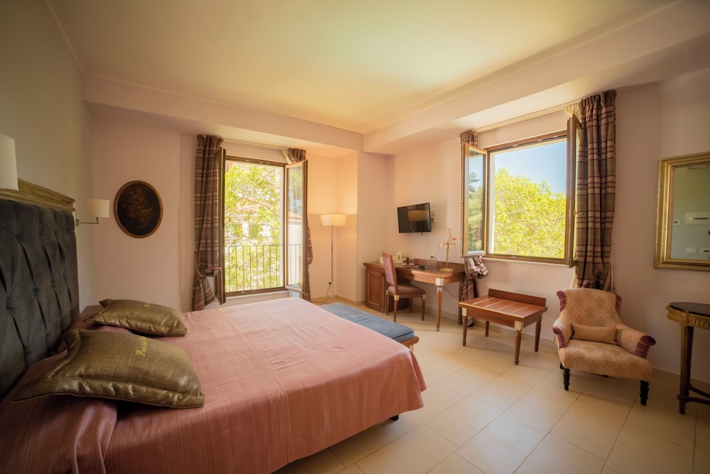 Junior Studio Suite, Jetted Tub, Garden View, photo 6