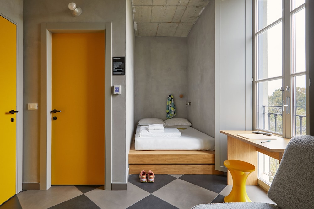 Standard Double Room, 1 Large Twin Bed