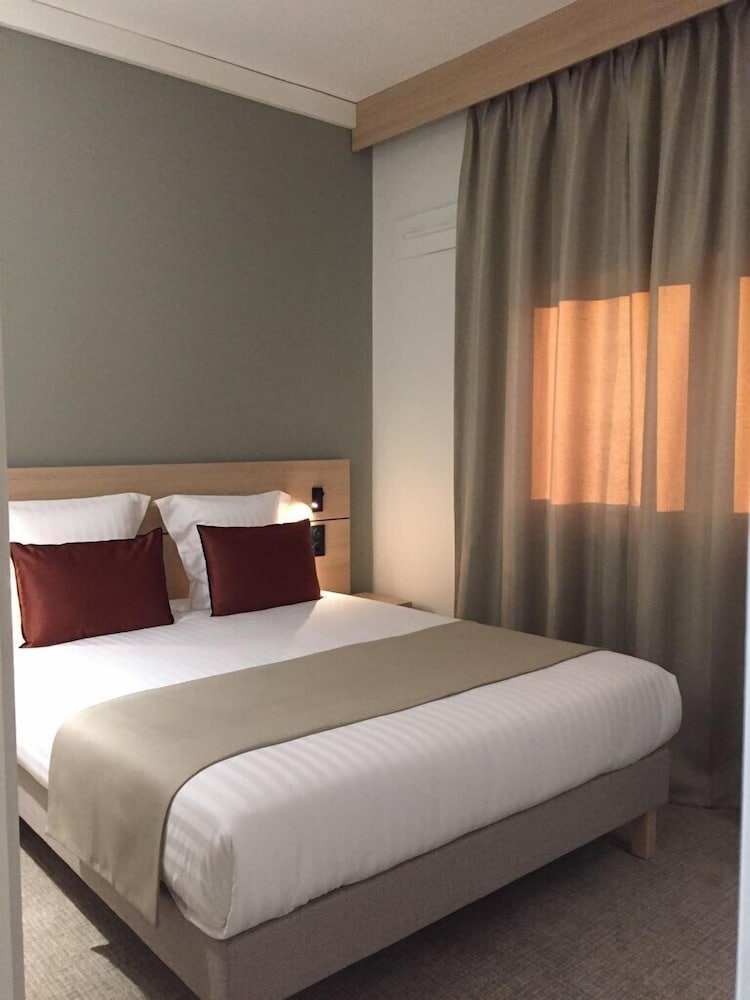 Standard Double Room - Photo 14
