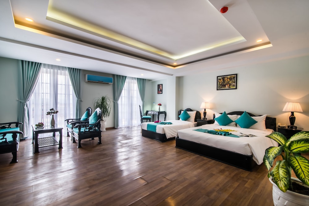 Executive Triple Room, City View photo 2