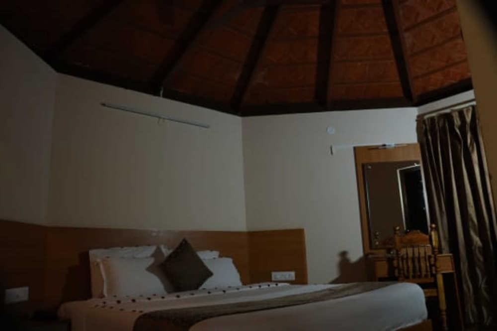 Royal Room photo 3