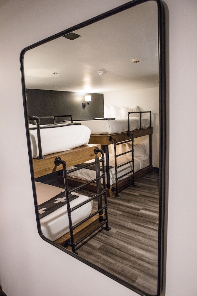 Suite (The Crashpad | Bunk) photo 3
