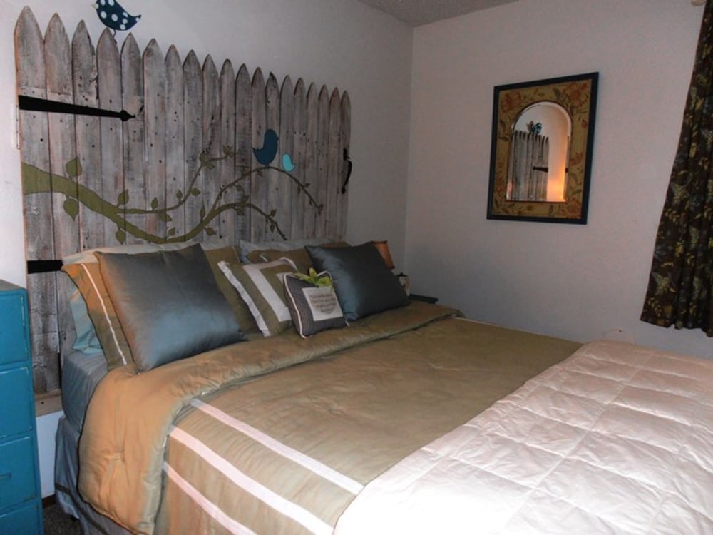 Condo, 2 Bedrooms, 2 Bathrooms photo 3