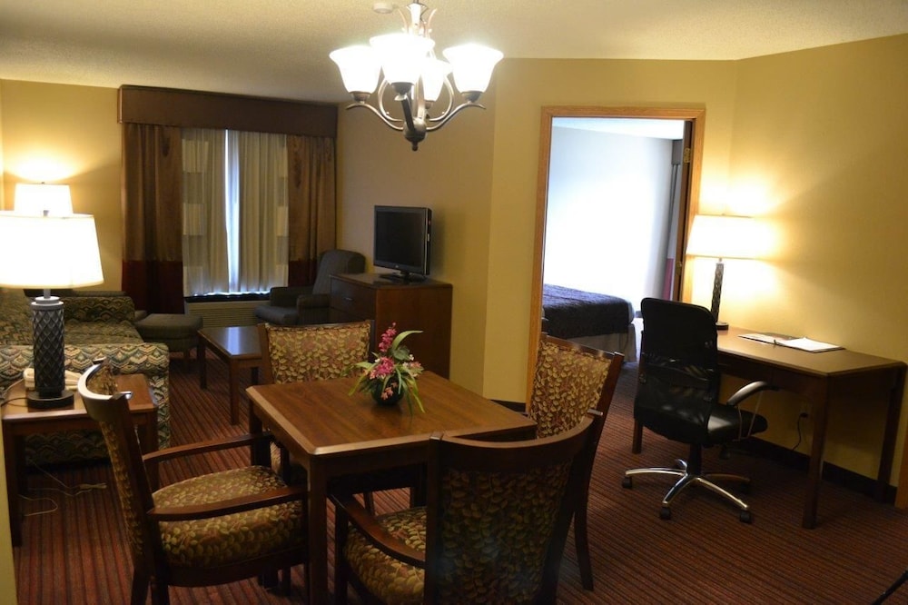 Suite, 1 King Bed with Sofa bed, Non Smoking - Photo 5
