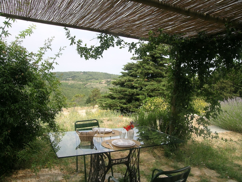 Romantic Studio, Hill View photo 2
