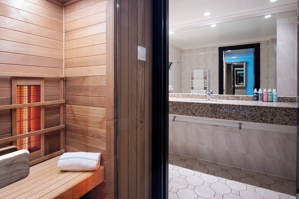 Deluxe Room, Sauna - Photo 7