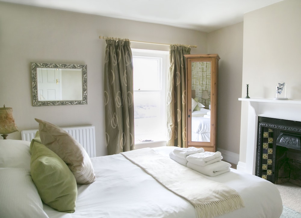 Principal double room 3, shower, valley view photo 2