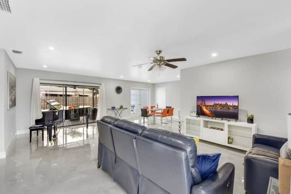 Villa photo 3