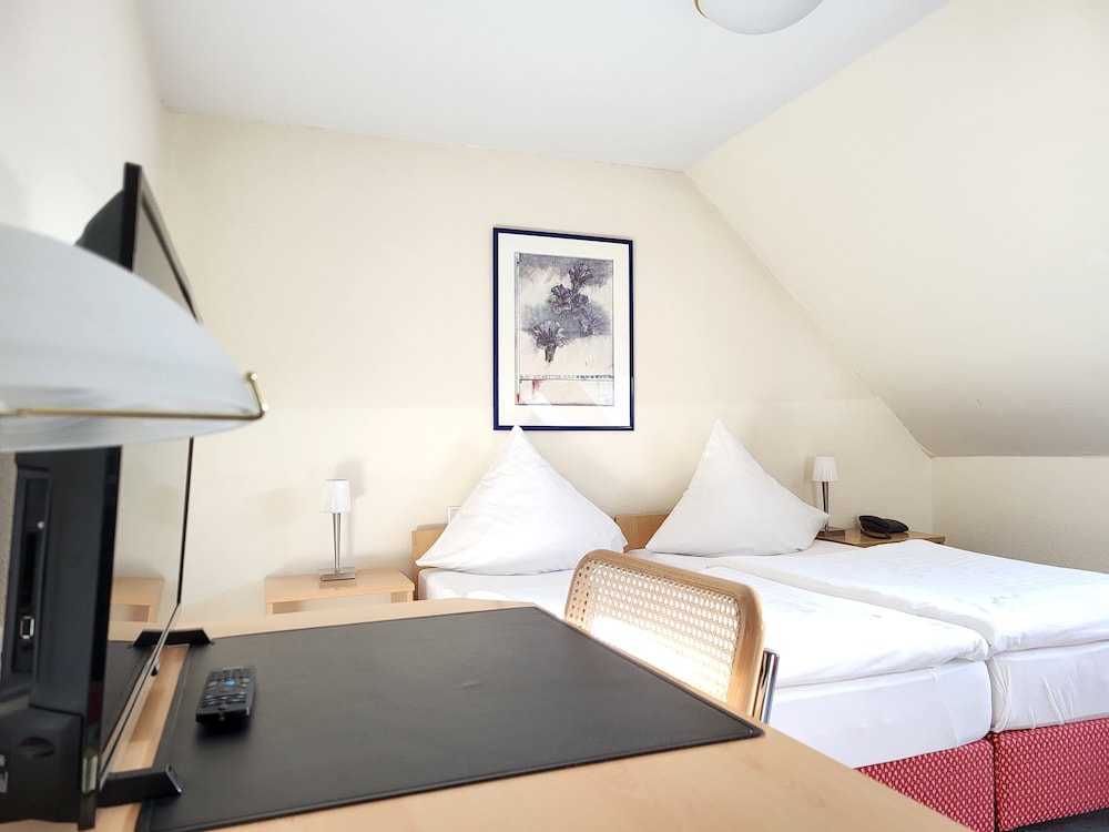 Double Room - Photo 9