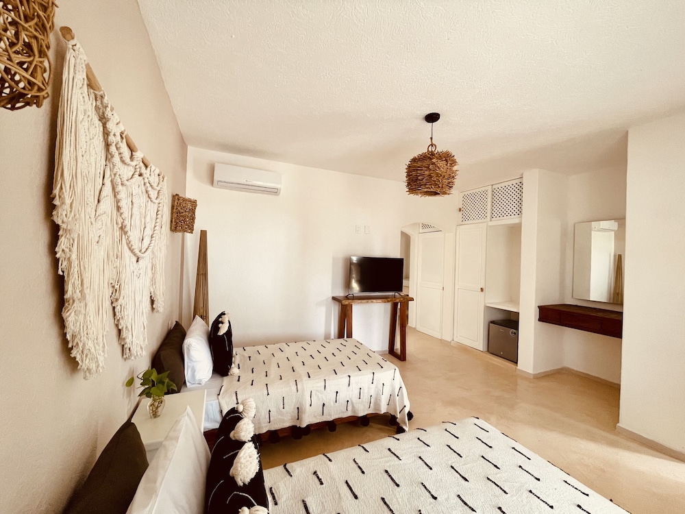 Suite, Garden View - Photo 8