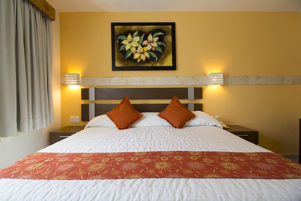 Executive Room, 1 King Bed, Interior View - Photo 5