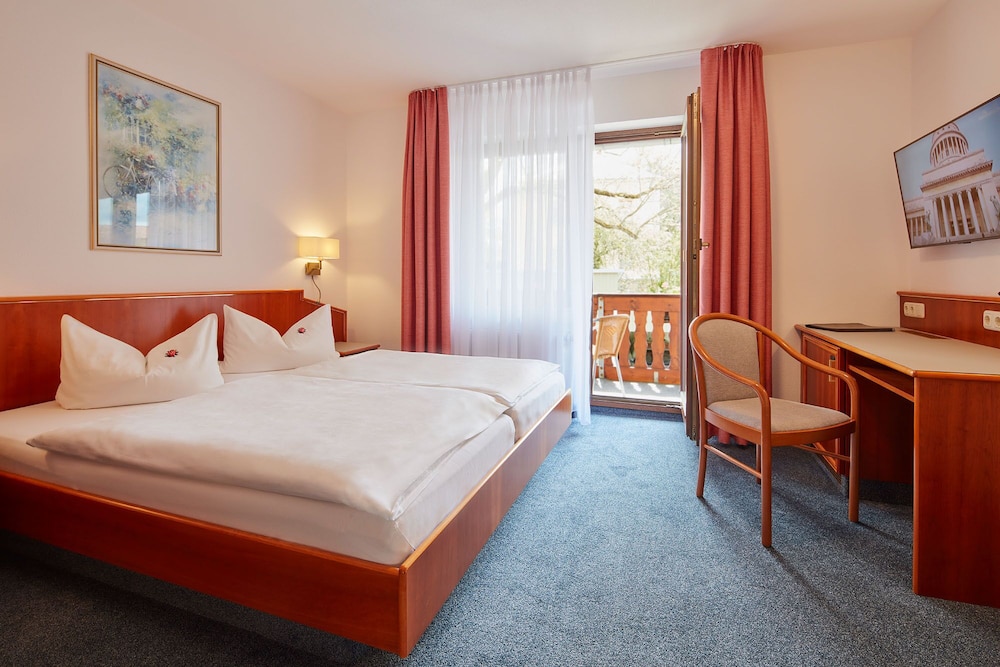 Standard Double Room, 1 Queen Bed, Non Smoking, Garden View