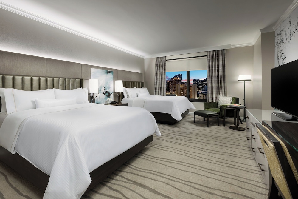 Superior Room, 2 Queen Beds, City View - Photo 1