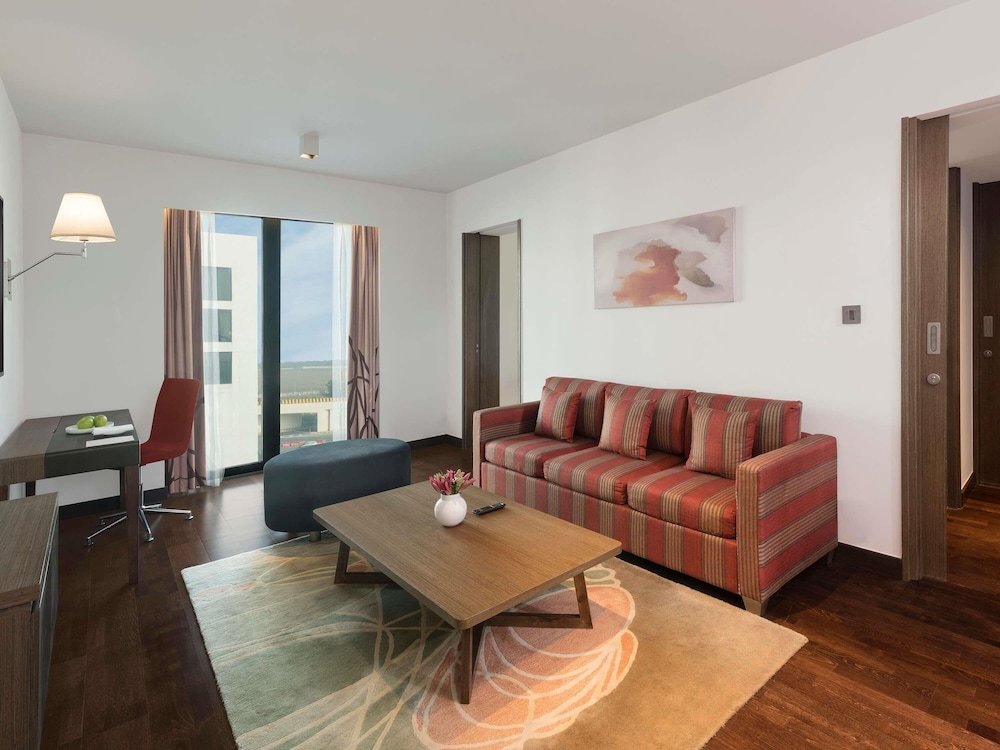 Superior Suite, 1 Double Bed, Pool View