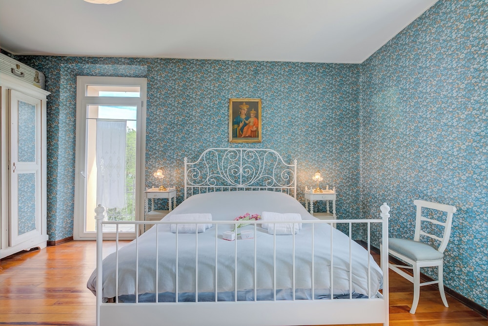 Family Villa, Multiple Bedrooms, 2 Bathrooms, Mountainside (Villa Tagini 10 minutes from Stresa) photo 1