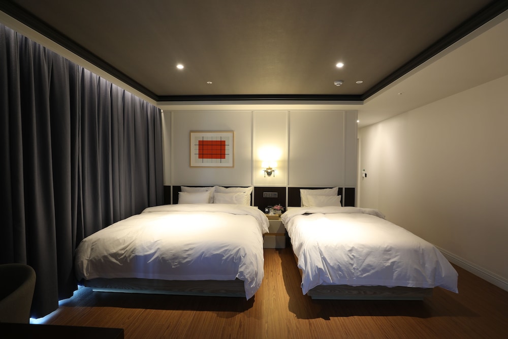 Spa Twin Room - Breakfast Included,Unlimted Starbucks Coffee Bean,OTT Available,15PM CI / 13PM CO - Photo 2