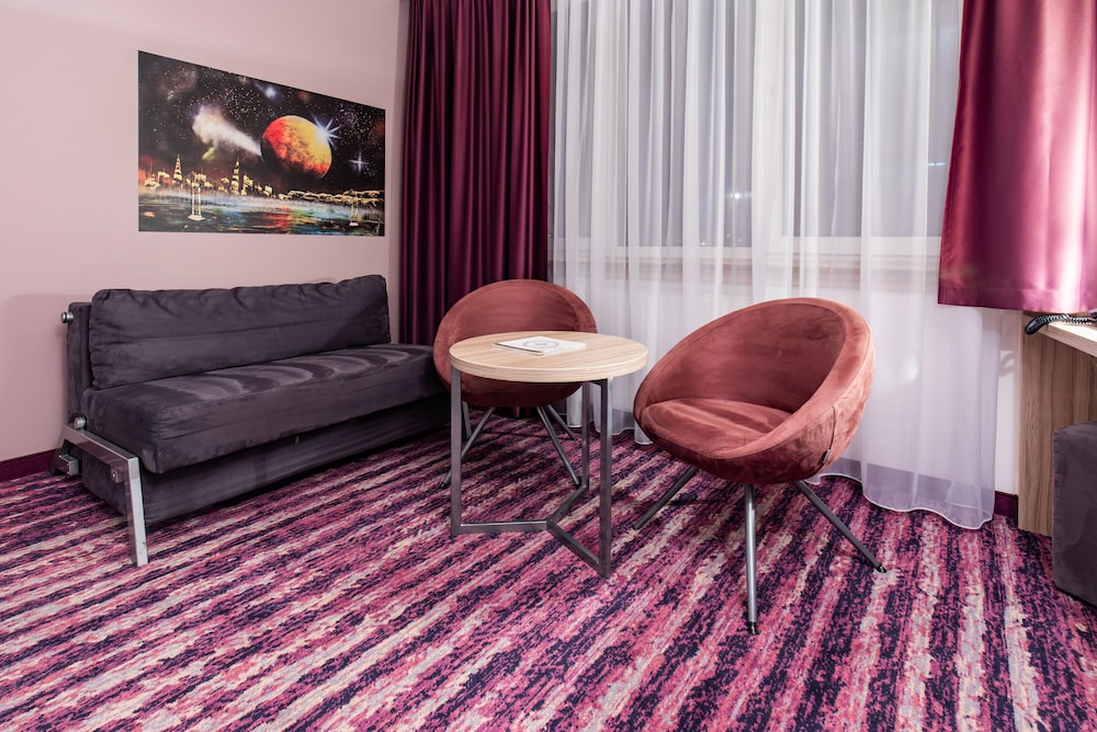 Business Double Room - Photo 8