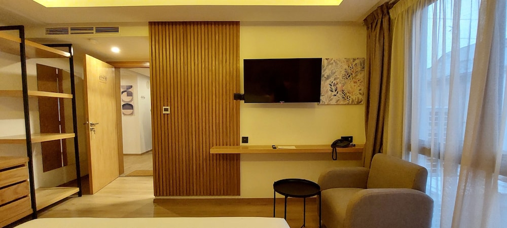 Standard Double Room - Photo 14