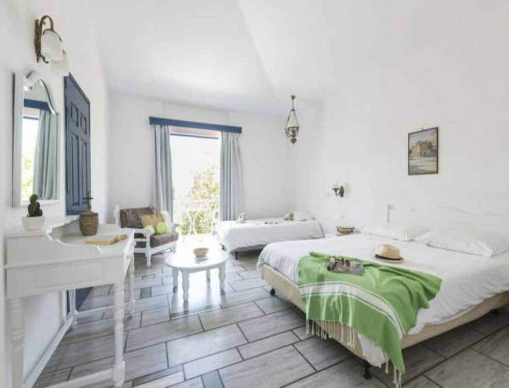 Quadruple Room, Garden View photo 3