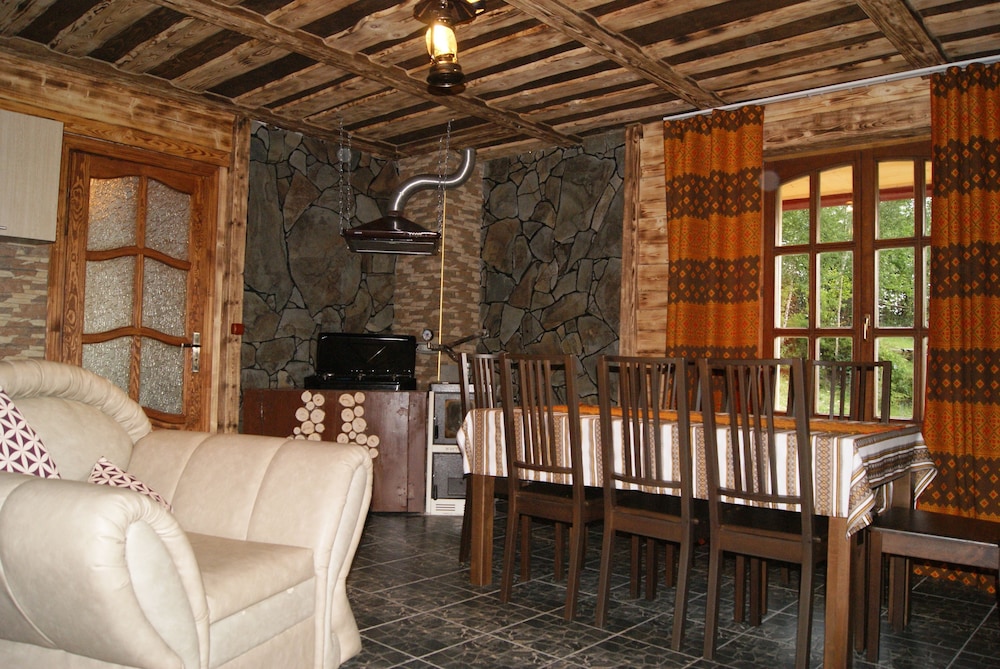 Family House, 3 Bedrooms, Refrigerator & Microwave, Mountain View photo 2