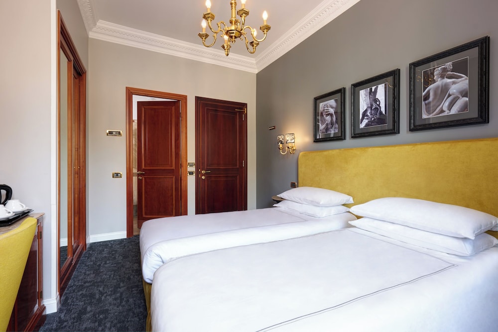 Standard Double Room photo 3
