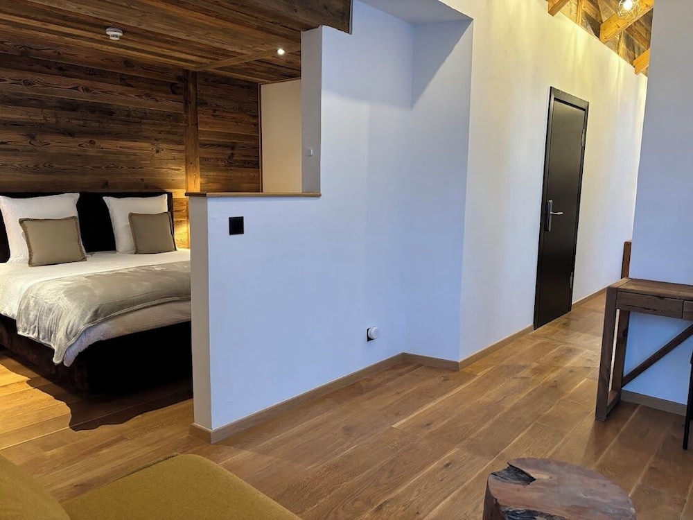 Family Suite, Balcony, Mountain View