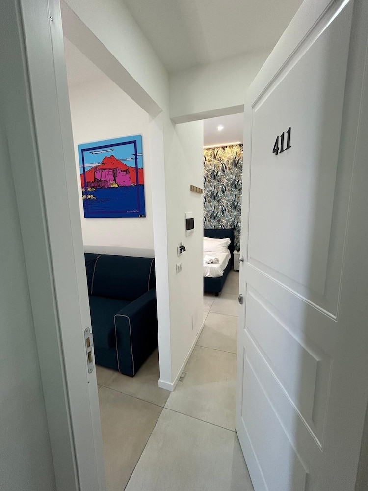 Family Studio, Kitchenette