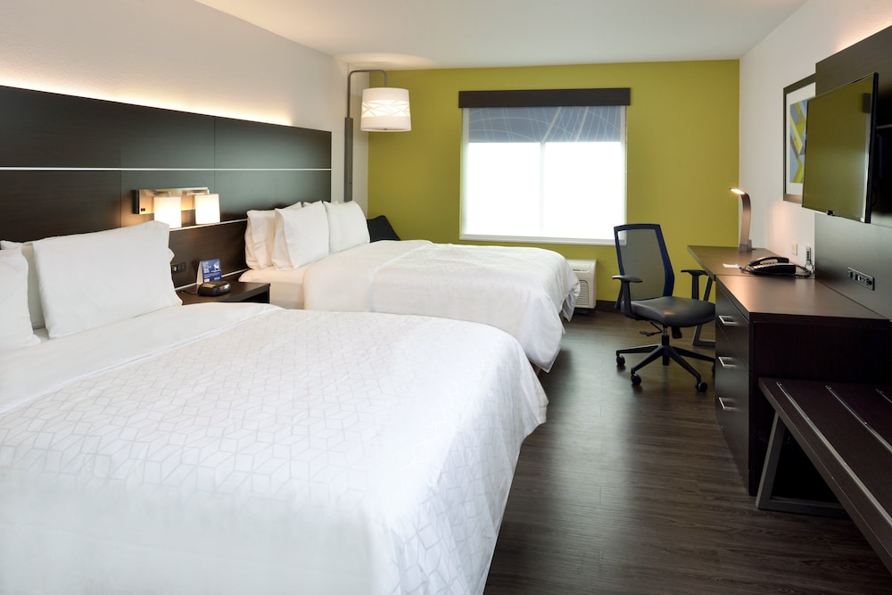 Suite, Multiple Beds - Photo 4
