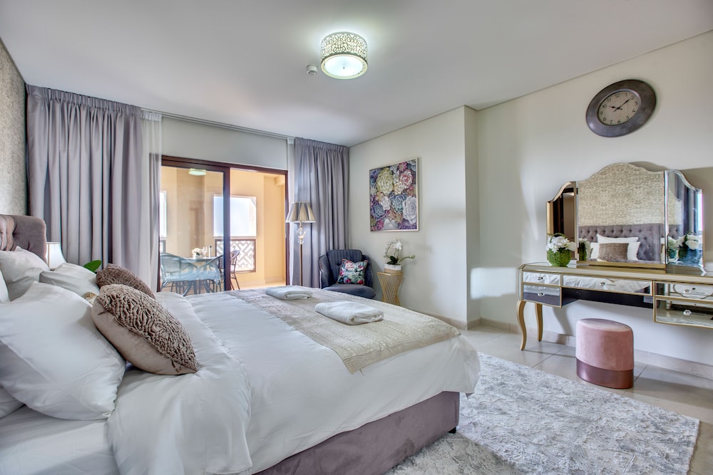 Superior Apartment, 3 Bedrooms, Sea View, Beachfront photo 1