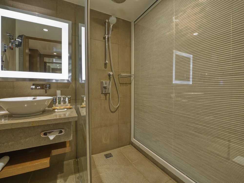 Premier Room, 2 Twin Beds - Photo 7
