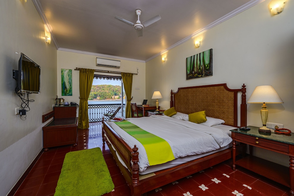 Premium Double Room, 1 Double Bed, Balcony, River View photo 2