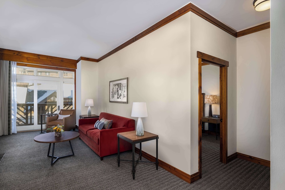 Junior Suite (Ridgeline)