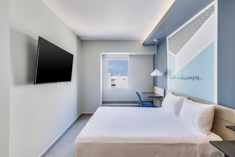 Standard Room, 1 Queen Bed - Photo 1