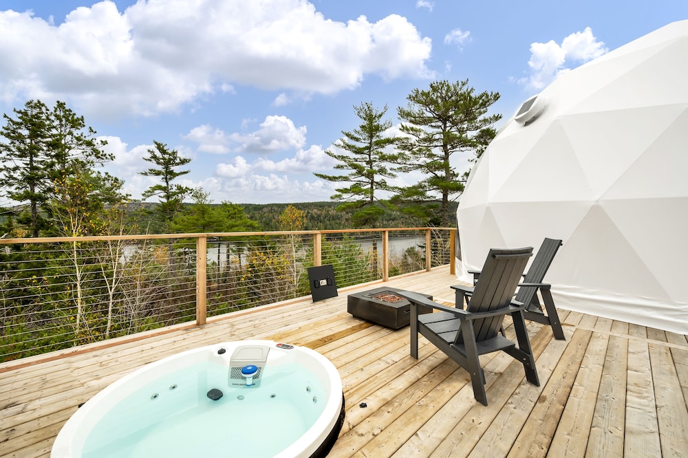 Luxury Glamping Dome 1, Lake and Forest View photo 2