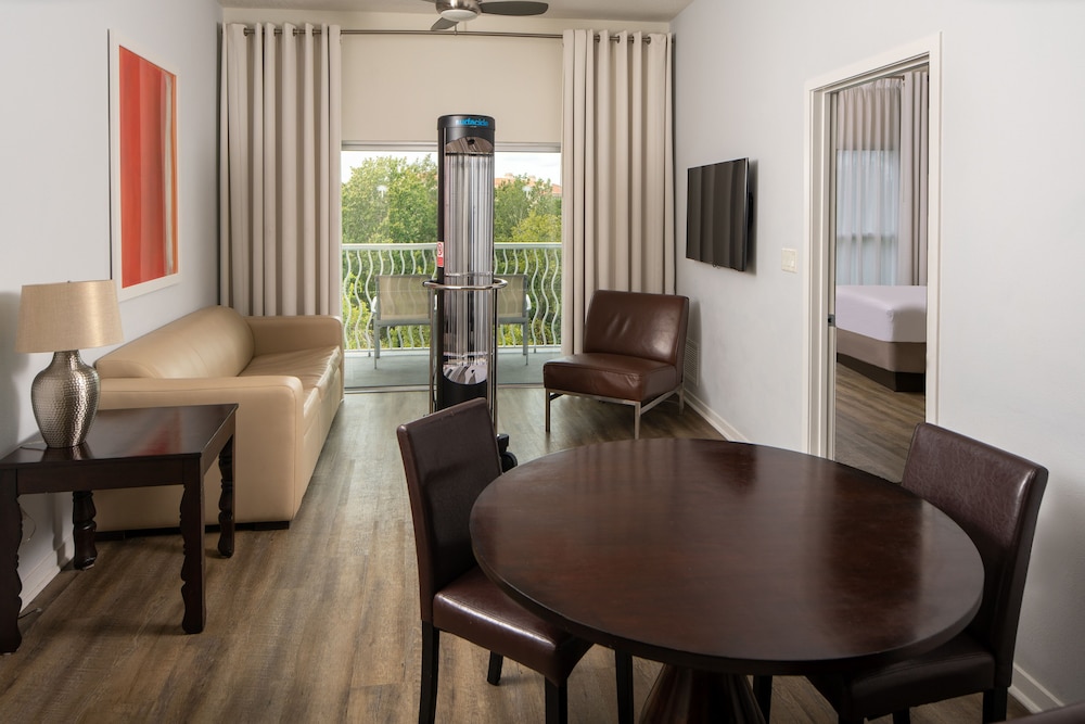 One Bedroom Suite 2 Queen Beds - Photo 2
