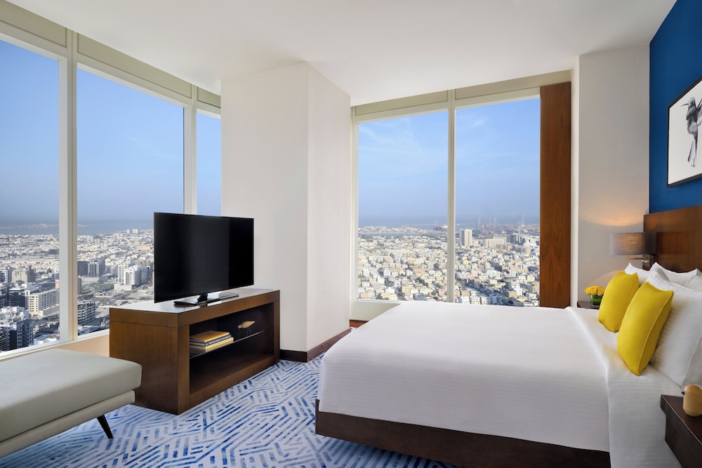 Club Room, 1 King Bed (Club Room)