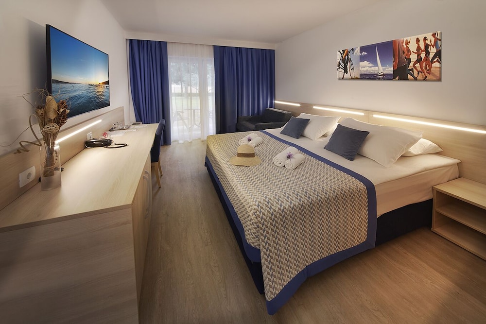 Single Room, Balcony